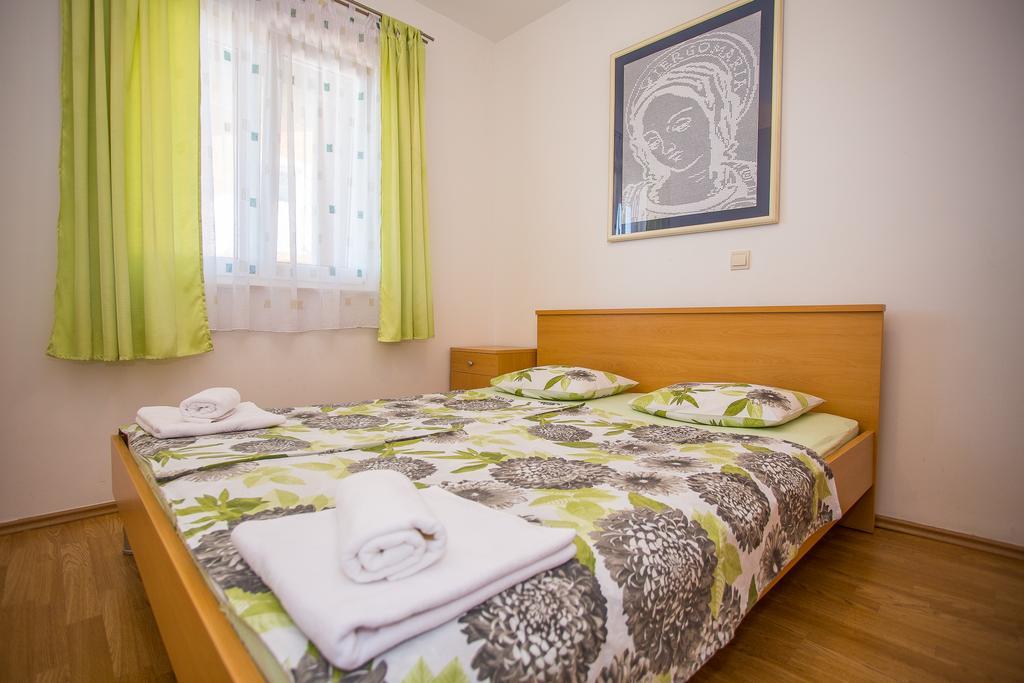 Apartments Mira คาชเตลา ภายนอก รูปภาพ
